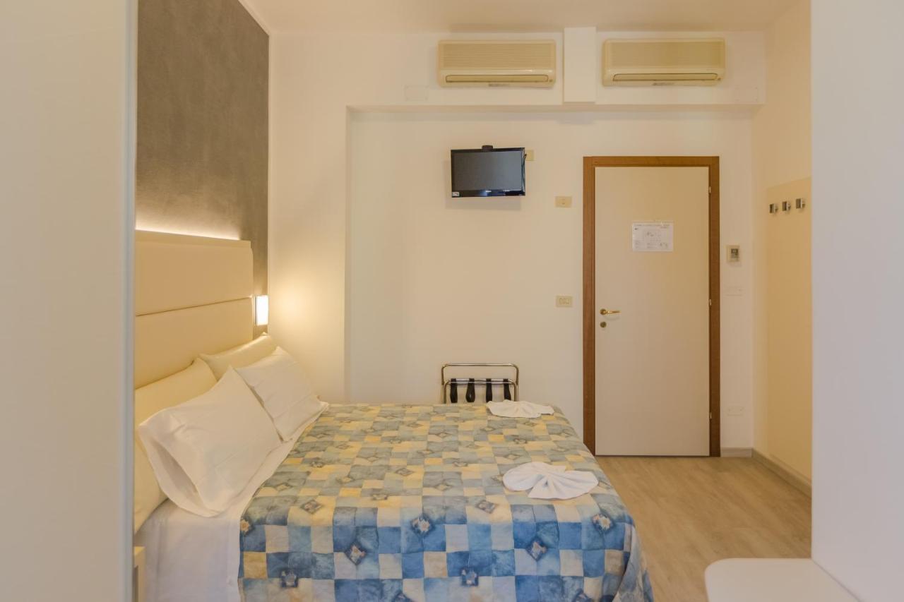Hotel Bremen ริมินี ภายนอก รูปภาพ