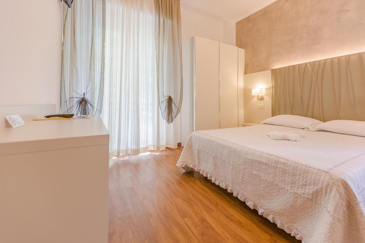 Hotel Bremen ริมินี ภายนอก รูปภาพ